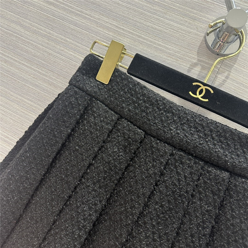 Ch**el tweed pleated mini skirt