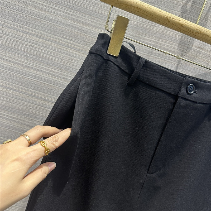 The R0w black essence spinning long skirt