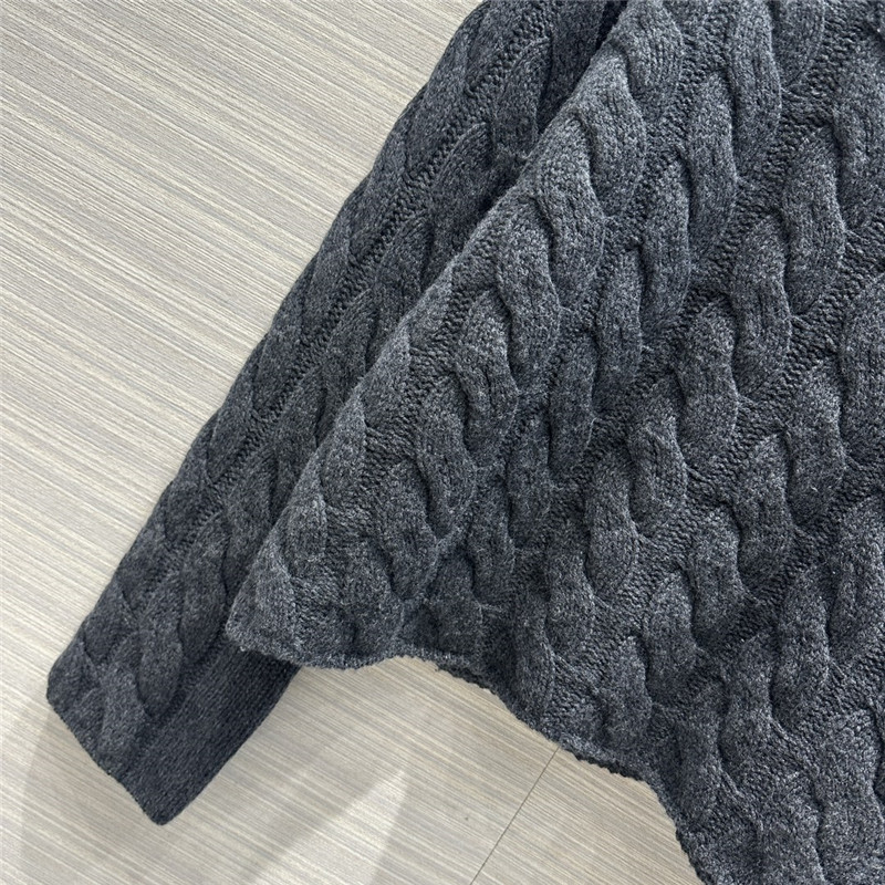 Cable Turtleneck Cashmere Sweater in Grey