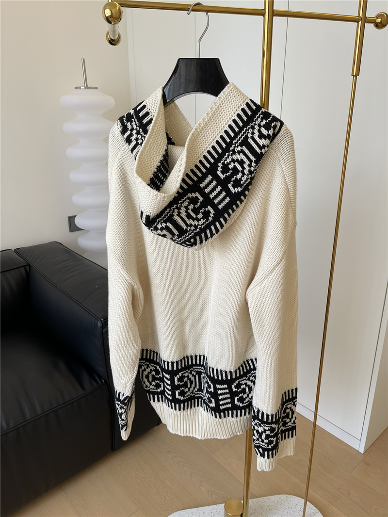 F**di ff jacquard fox fur collar hooded short down jacket