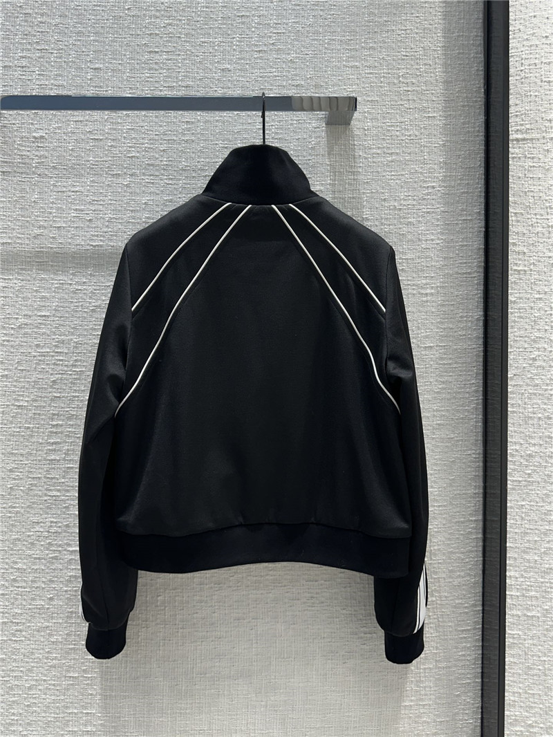 Gucci slim short sweatshirt + straight pants suit