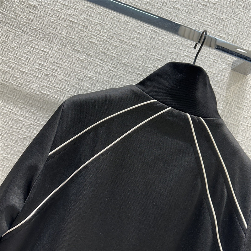 Gucci slim short sweatshirt + straight pants suit