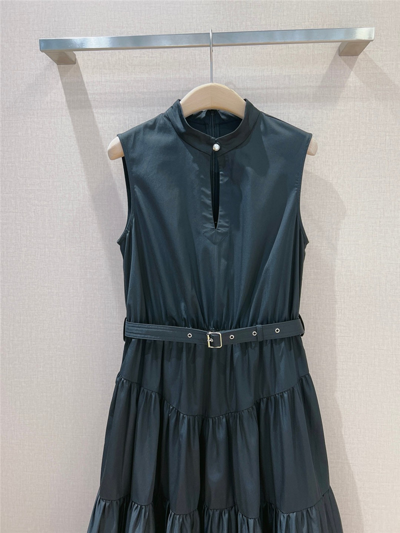 D10r latest sleeveless dress