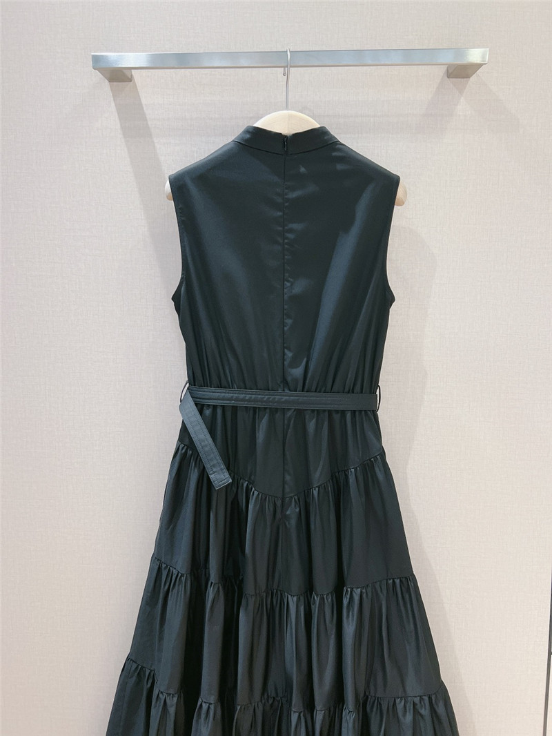 D10r latest sleeveless dress