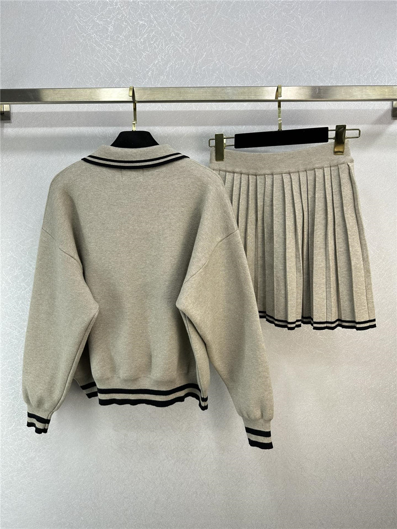 prada preppy knitted suit