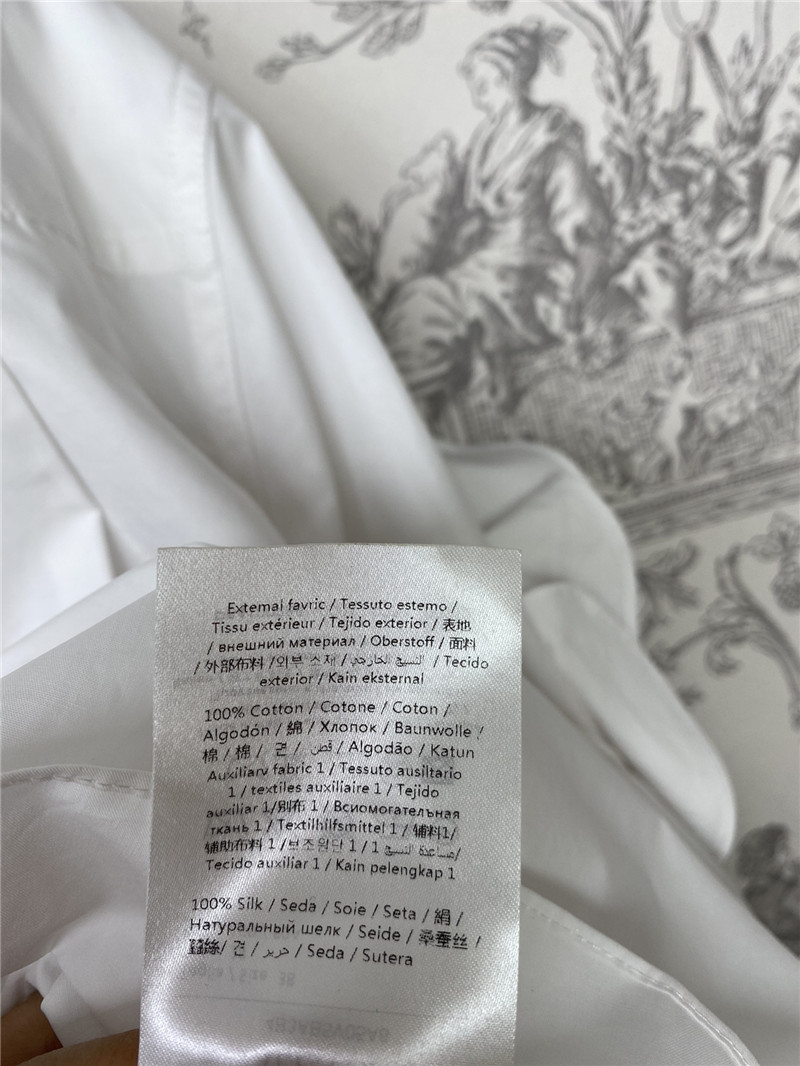 Va1e*ntin0 early spring new flower sleeve shirt