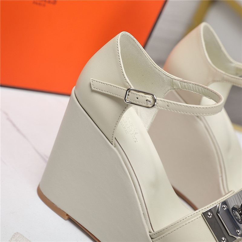 H**me5 wedge platform sandals