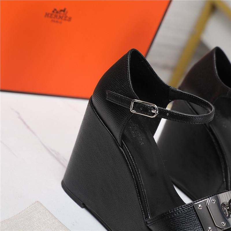 H**me5 wedge platform sandals