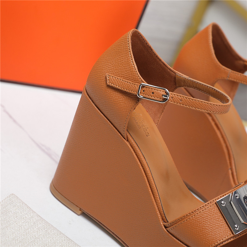 H**me5 wedge platform sandals