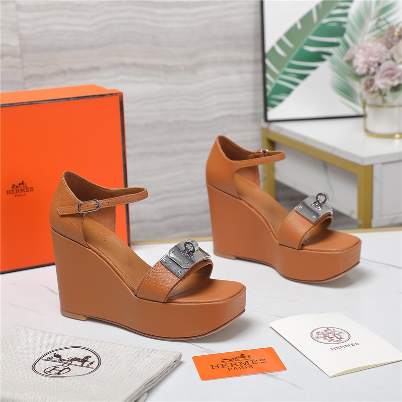 H**me5 wedge platform sandals