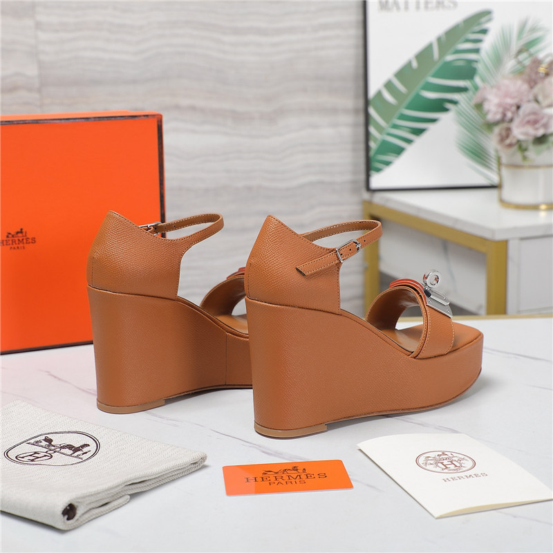 H**me5 wedge platform sandals