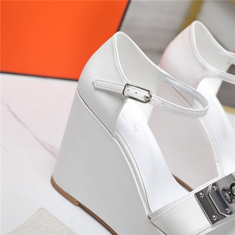 H**me5 wedge platform sandals