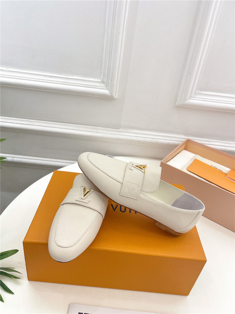 l0vis Vvtt0n lv flat loafers