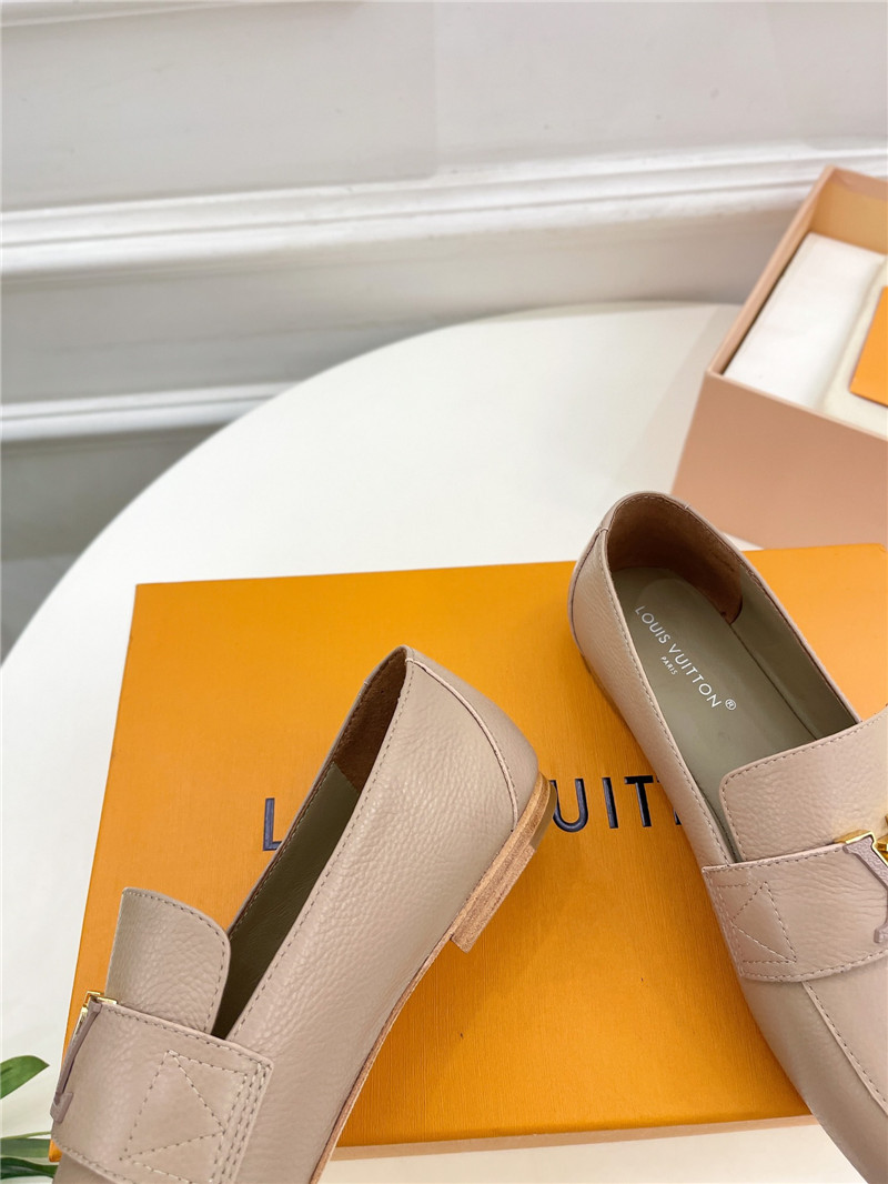 l0vis Vvtt0n lv flat loafers