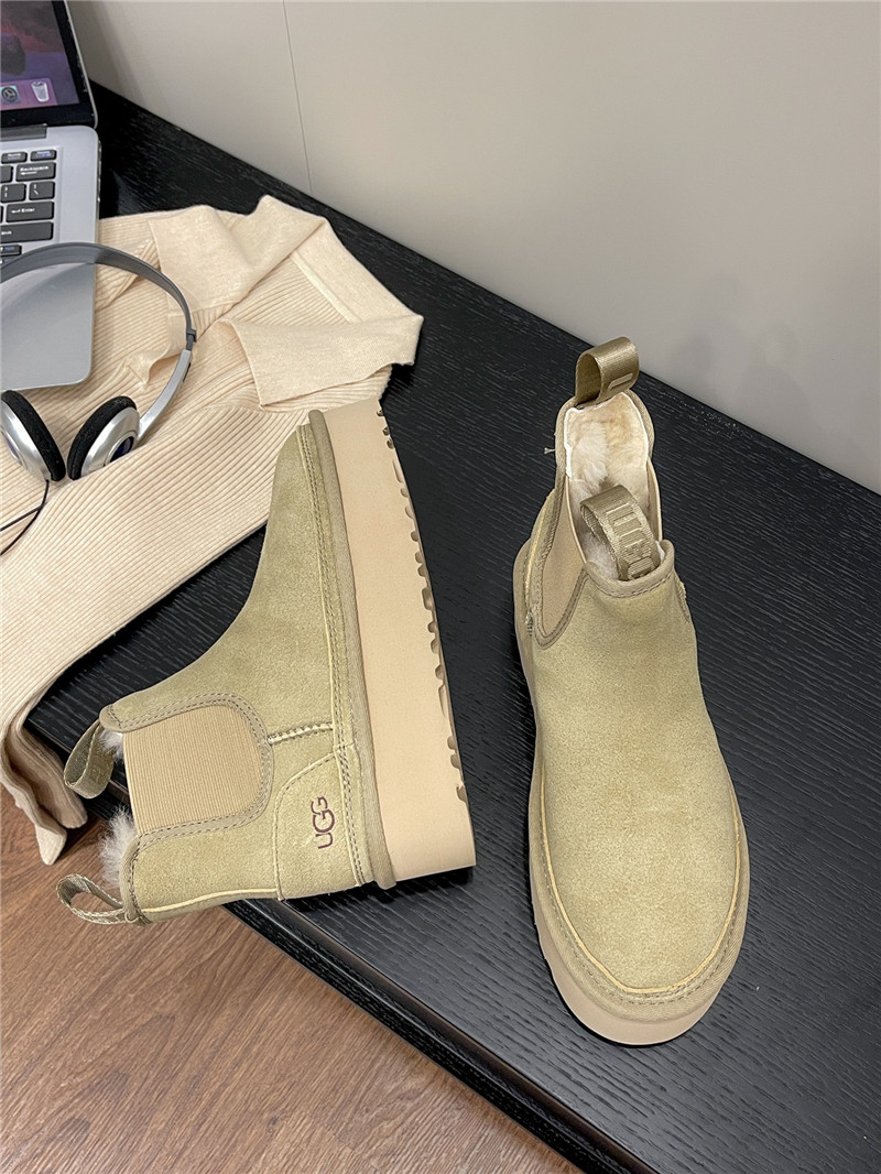 UGG Neumel Platform Chelsea Boot Beige