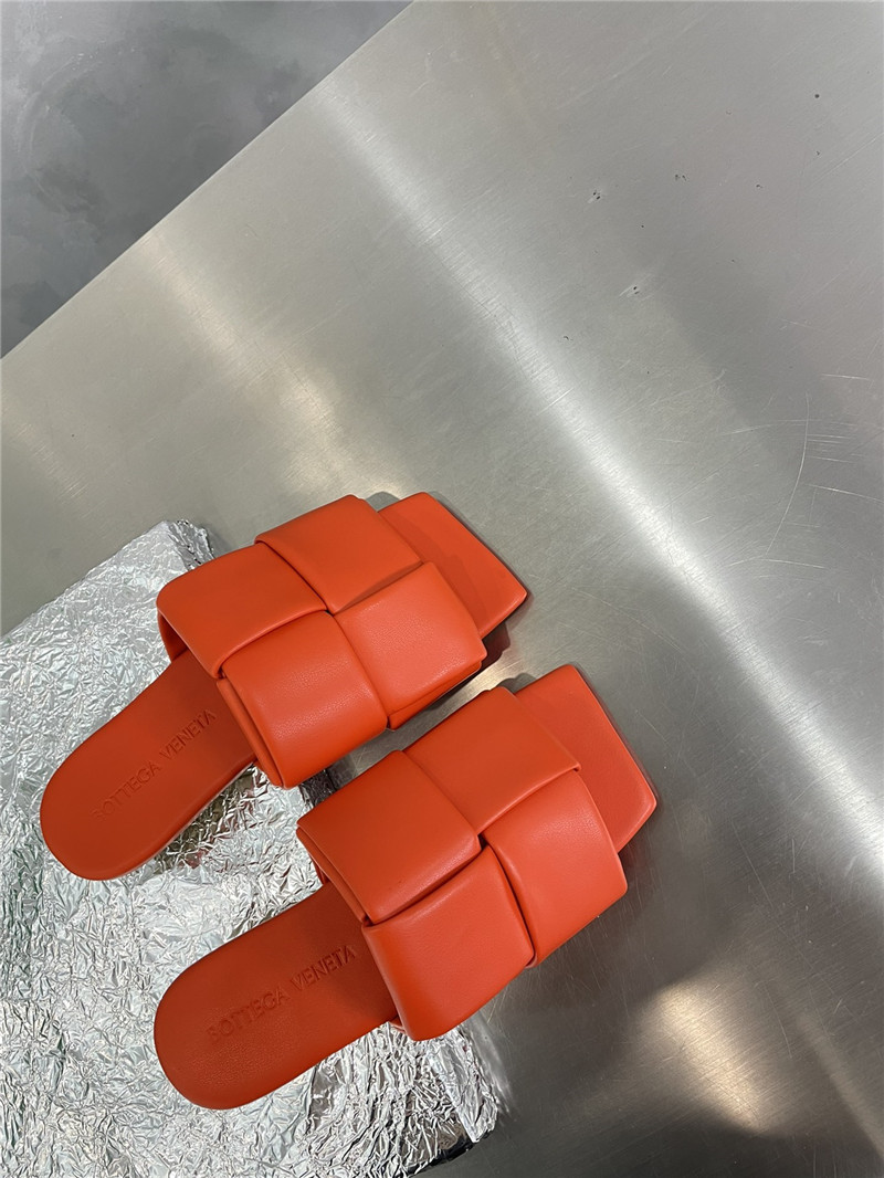 b0tt*ga Ven*ta large windmill block drag