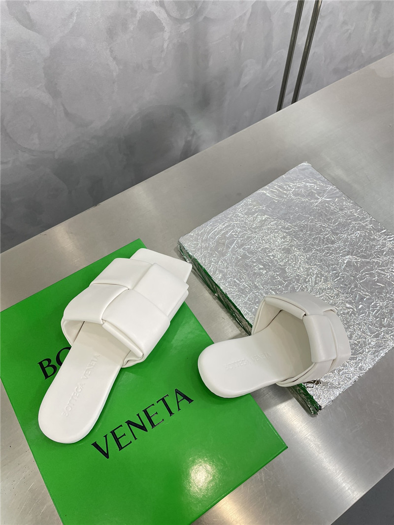 Bottega Veneta large windmill block drag