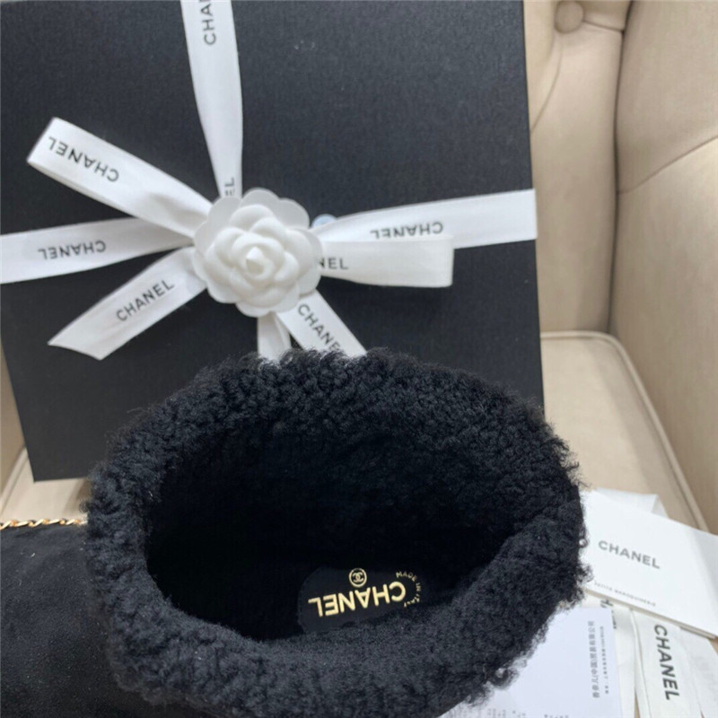 Ch**el suede leather shearling snow boots