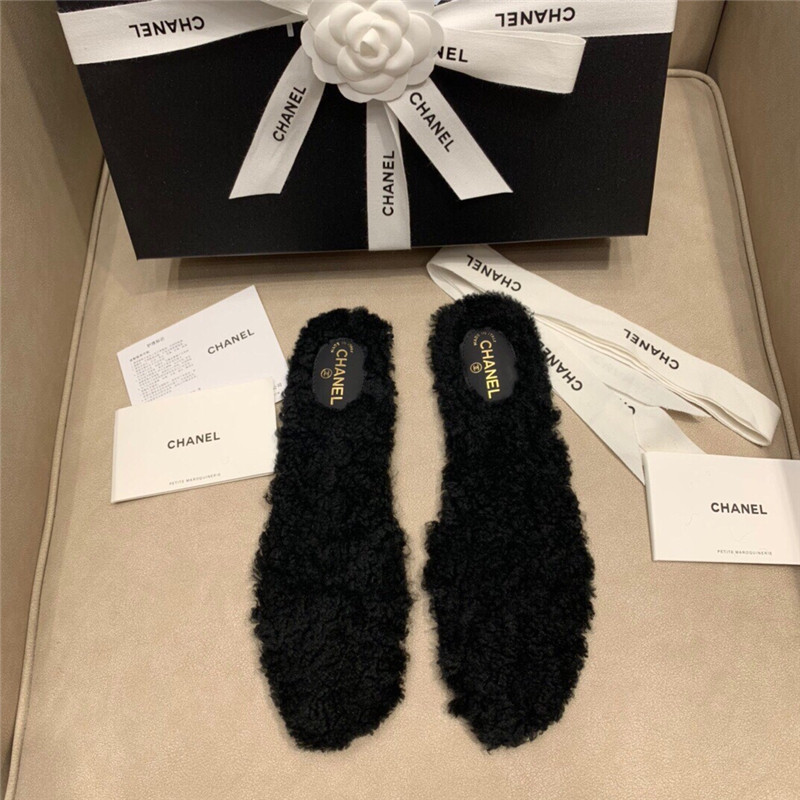 Ch**el suede leather shearling snow boots