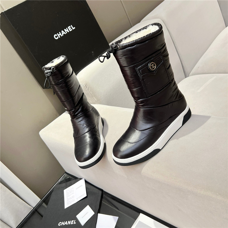 Ch**el leather shearling snow boots