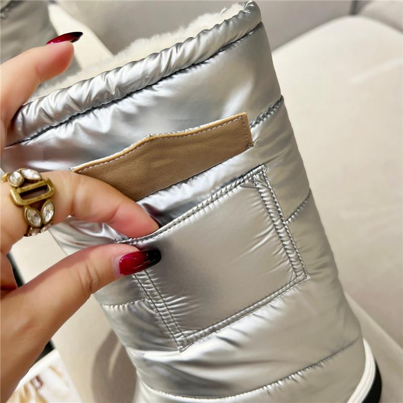 Ch**el silver leather shearling snow boots