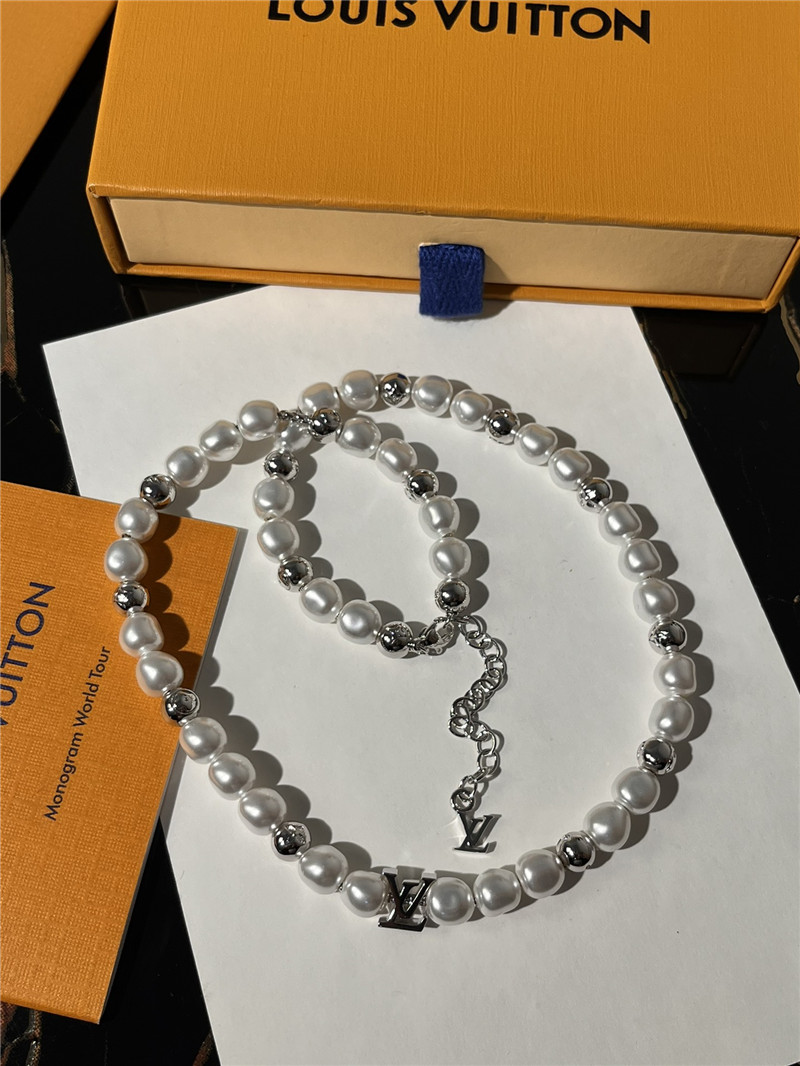 l0vis Vvtt0n lv logo pearl bracelet