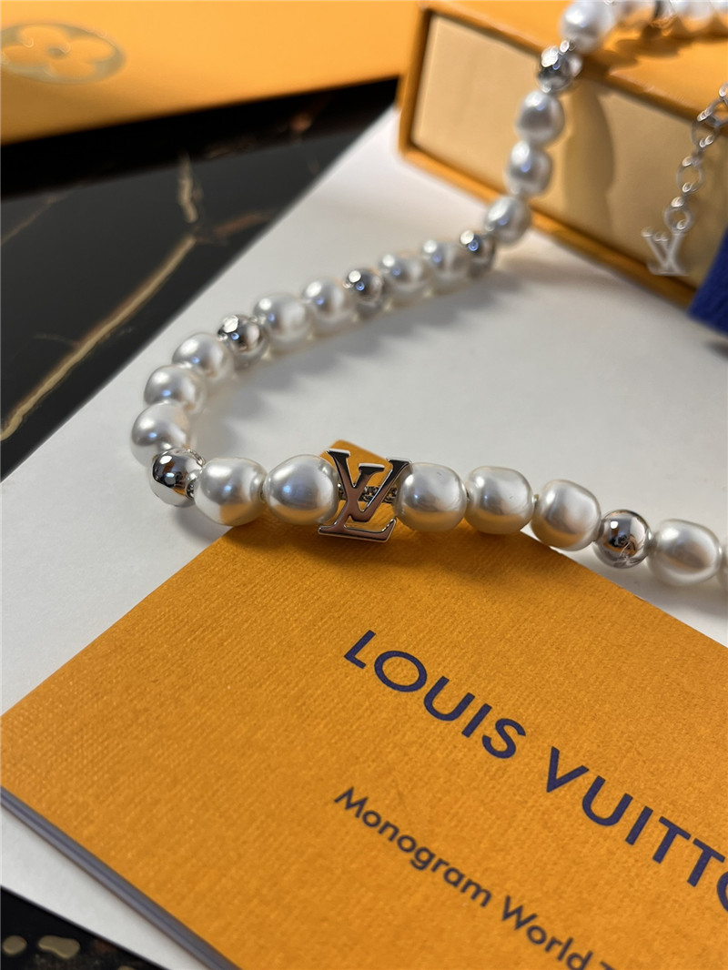 l0vis Vvtt0n lv logo pearl bracelet
