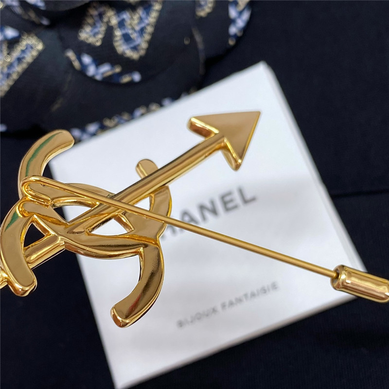 Ch**el cupid’s arrow brooch