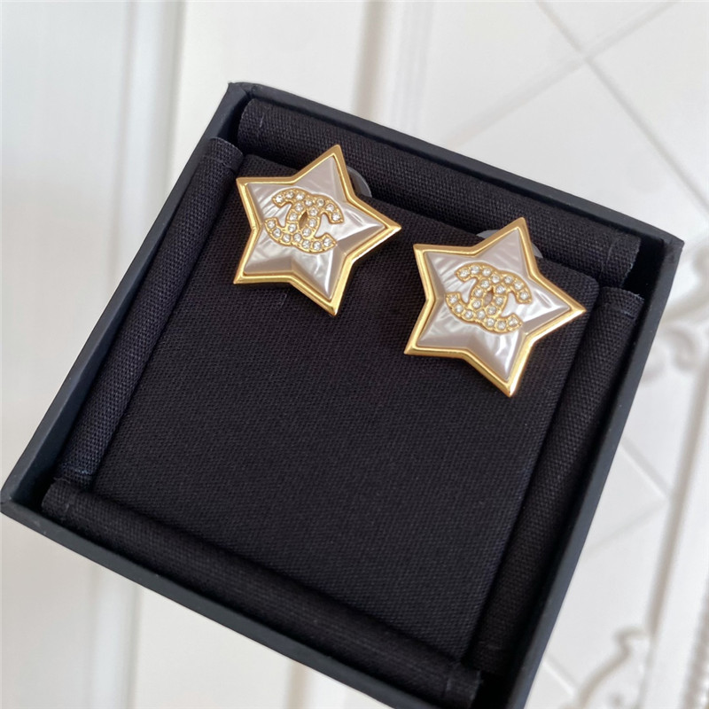 ch**el star D1am0nd ch**el stud earrings