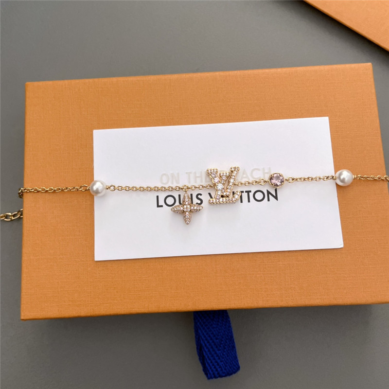 l0vis Vvtt0n lv pearl clover bracelet