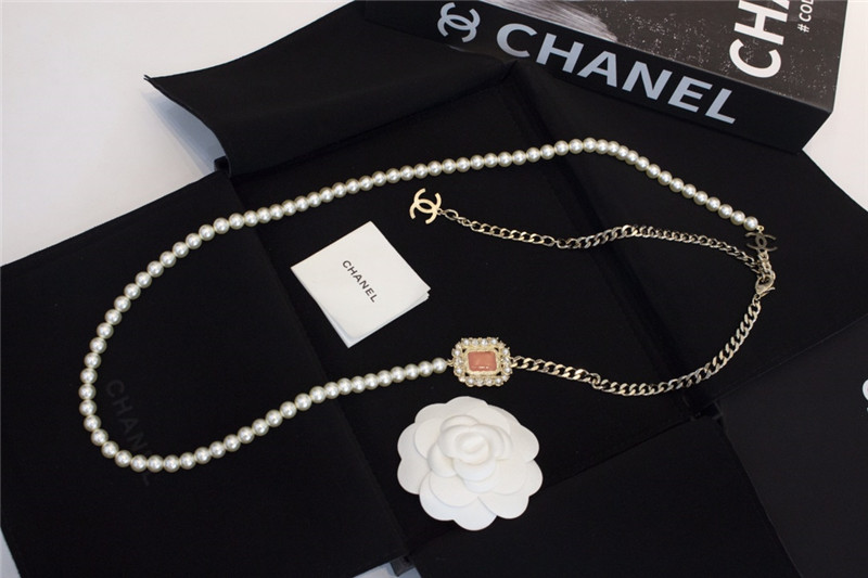 Chanel Pearl Sweater Necklace