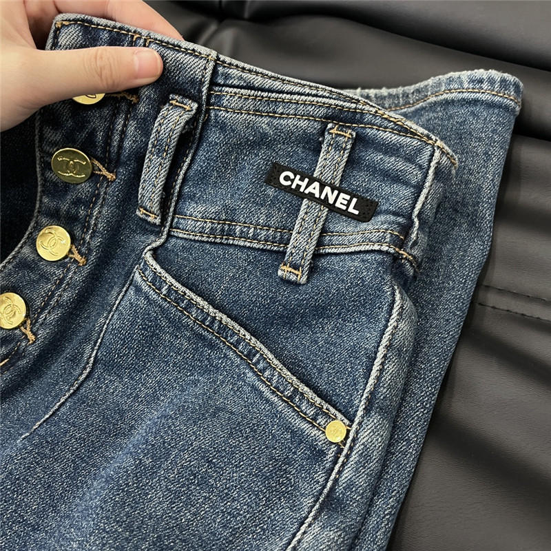 Ch**el buttoned high waist jeans