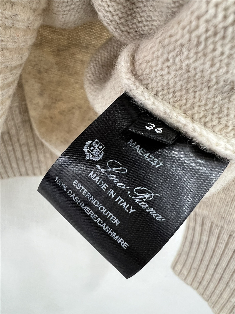 L0r0 P1ana light beige cashmere pullover sweater