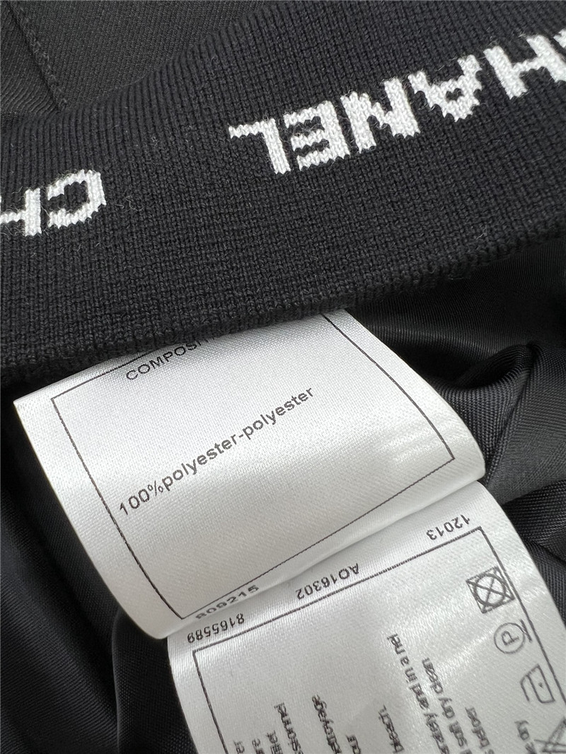 Ch**el waistband letter logo web pleated skirt