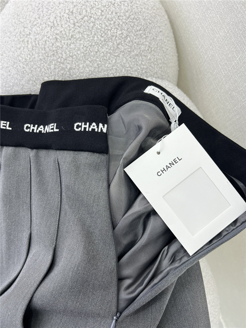 Ch**el waistband letter logo web pleated skirt