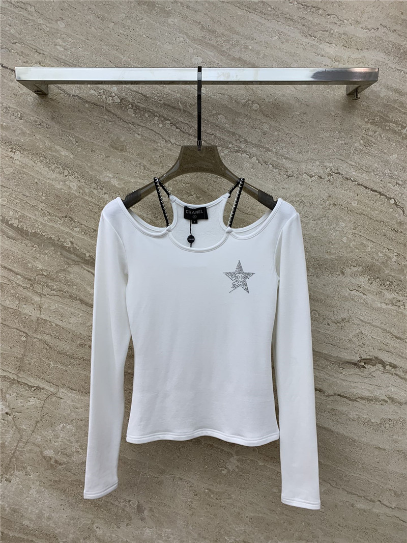 Chanel off-shoulder long-sleeved bottoming T-shirt
