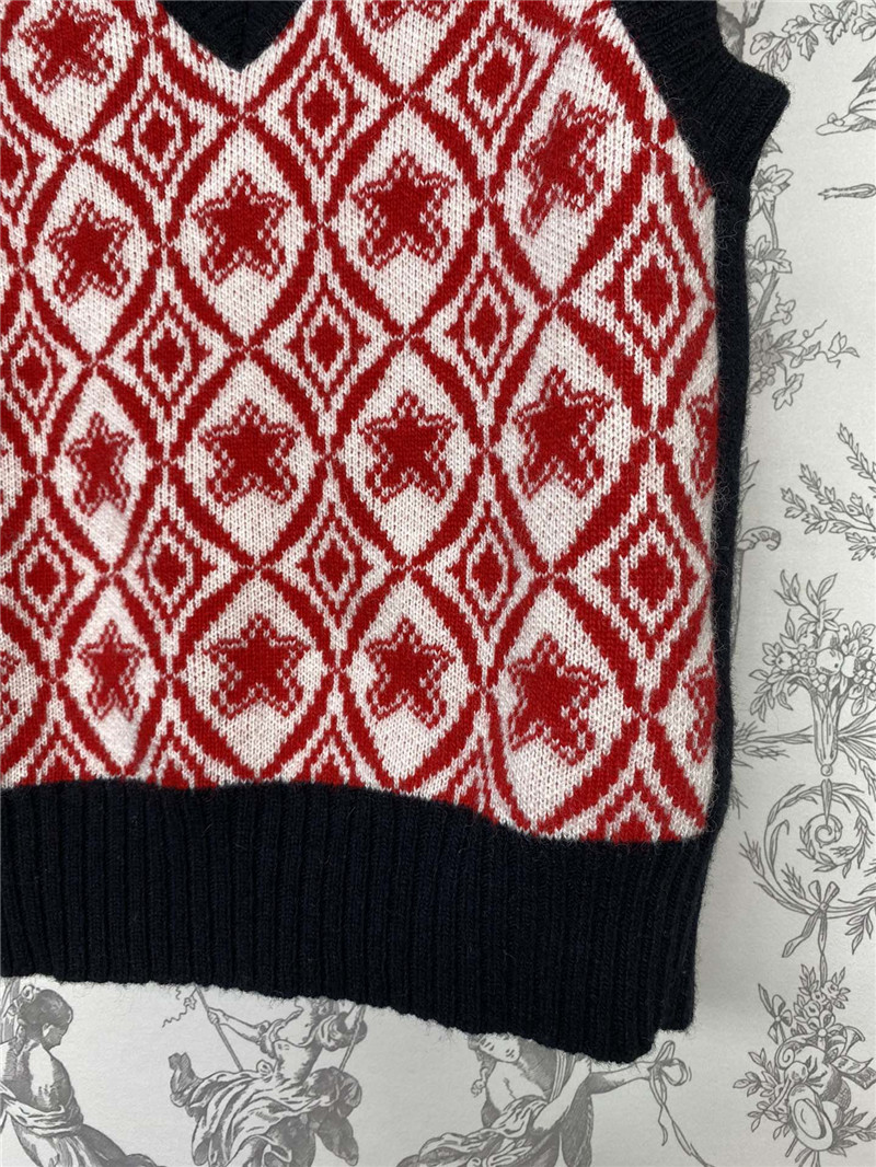 Gvc*1 monogram wool knitted vest