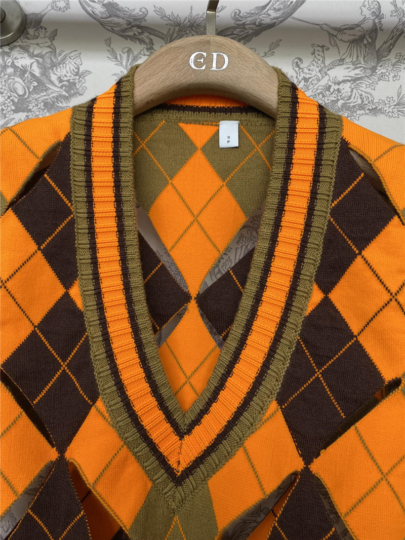 bv*b*rry D1am0nd knitted slit vest