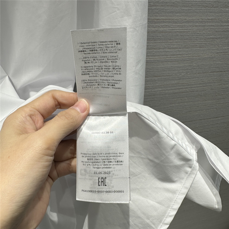 Va1e*ntin0 three-dimensional butterfly large shirt