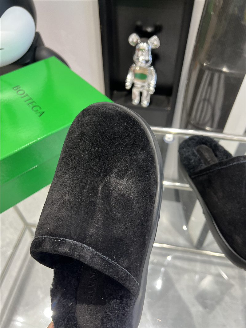 b0tt*ga Ven*ta round toe snow boots fur slides