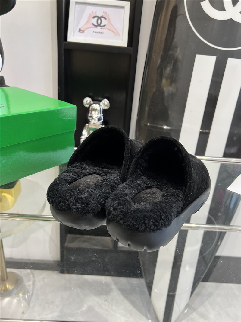 b0tt*ga Ven*ta round toe snow boots fur slides