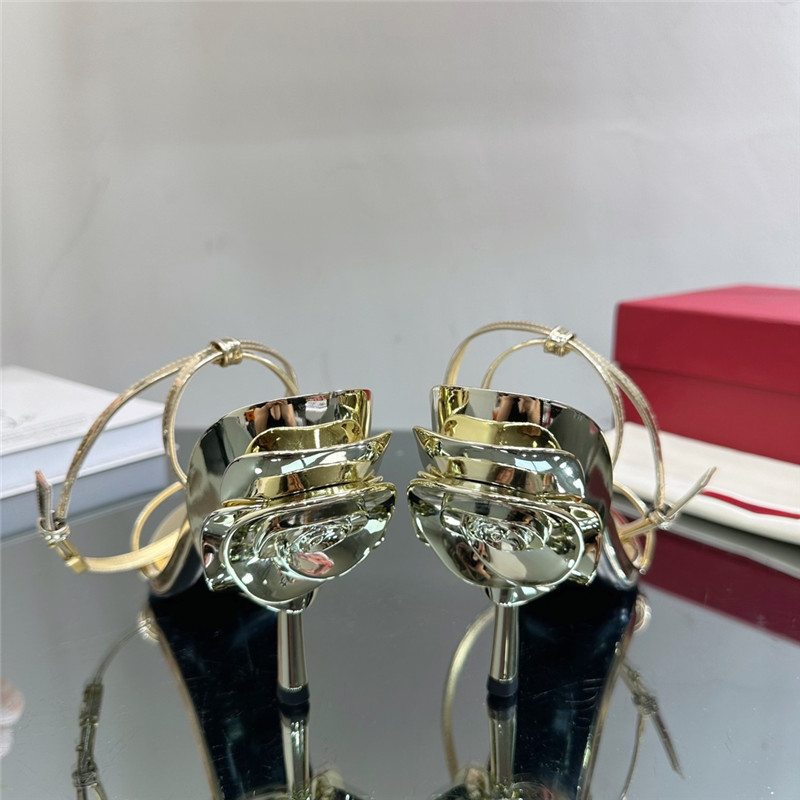 Va1e*ntin0 lacquered flower embellished high heel sandals