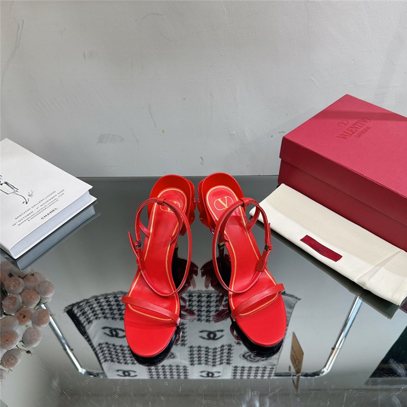 Va1e*ntin0 lacquered flower embellished high heel sandals