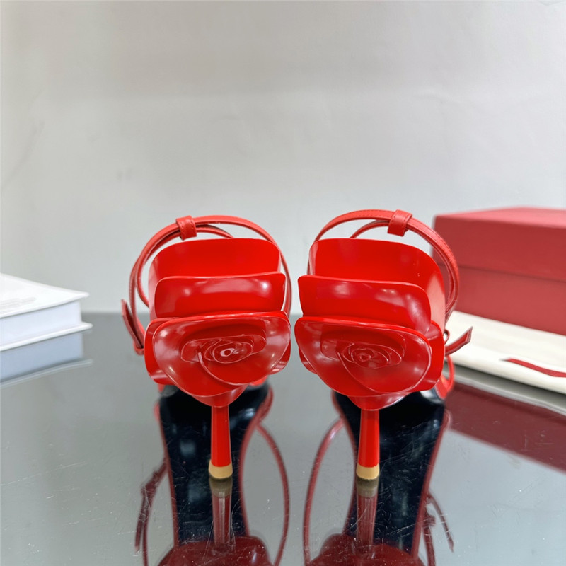 Va1e*ntin0 lacquered flower embellished high heel sandals