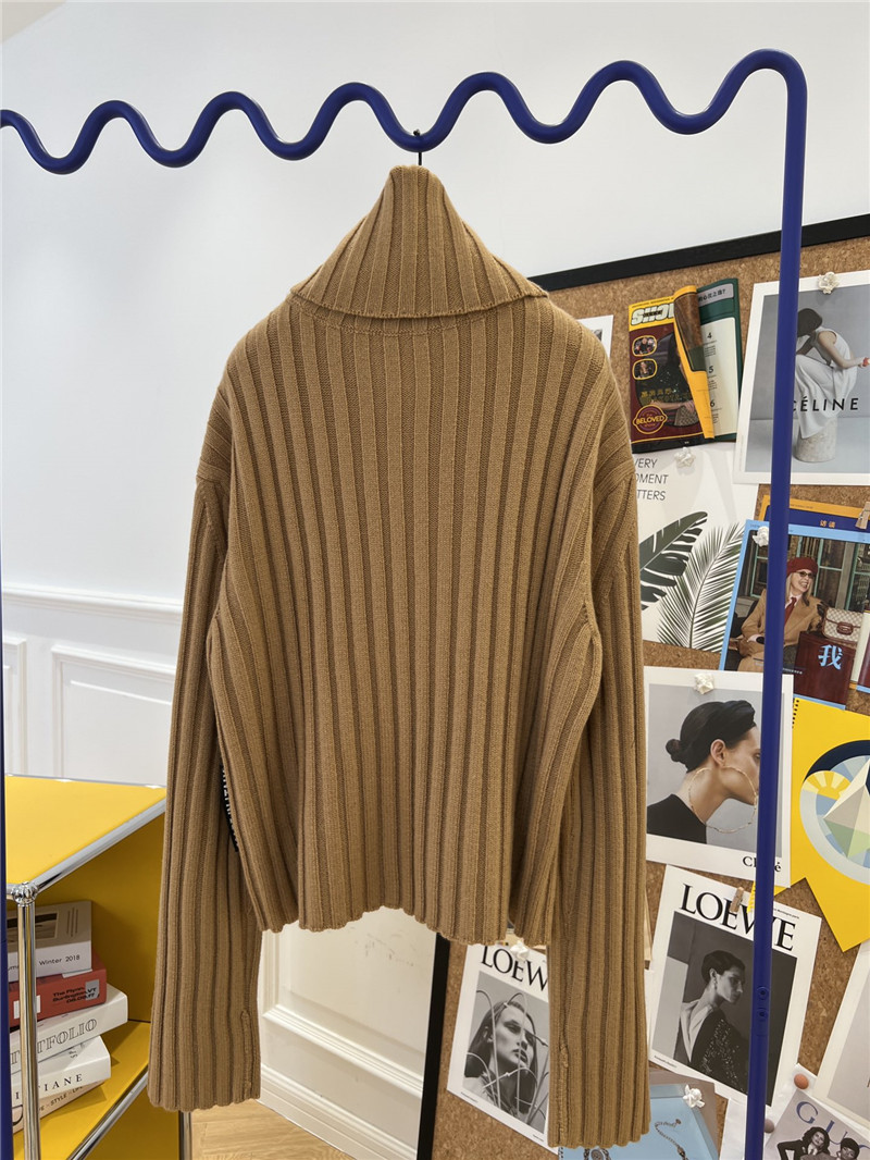 Gvc*1 turtleneck knitted sweater