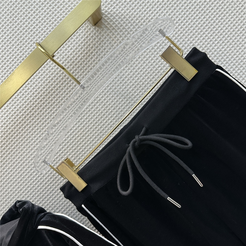 F**di hooded contrasting velvet top + casual pants set