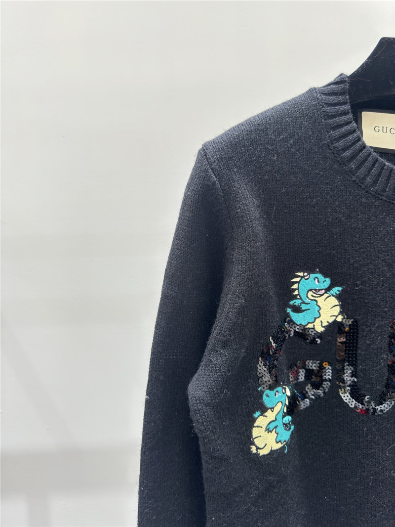 Gvc*1 logo embroidered knitted sweater in navy