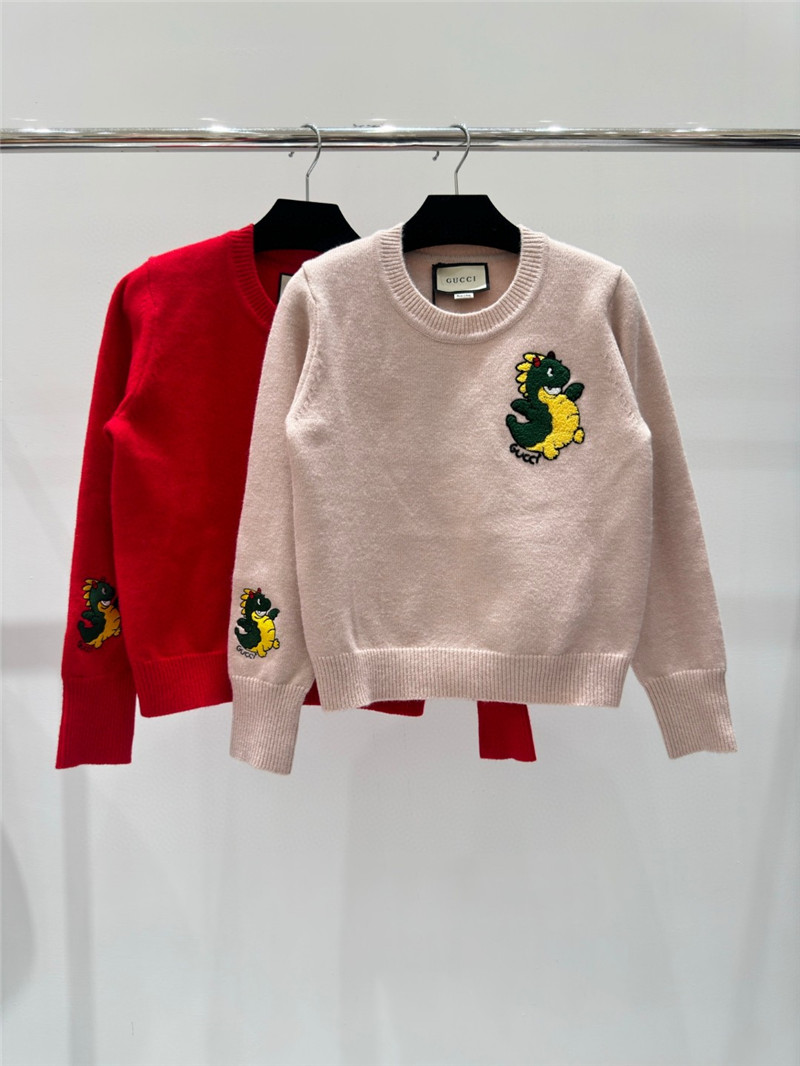 Gvc*1 appliqu¨¦ knitted sweater in red