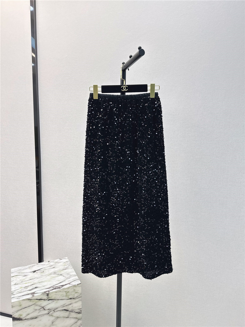 Chanel new sequined skirt