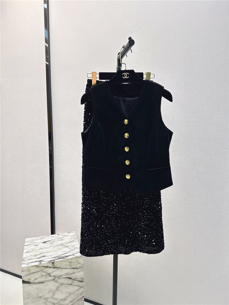 Chanel new velvet vest jacket